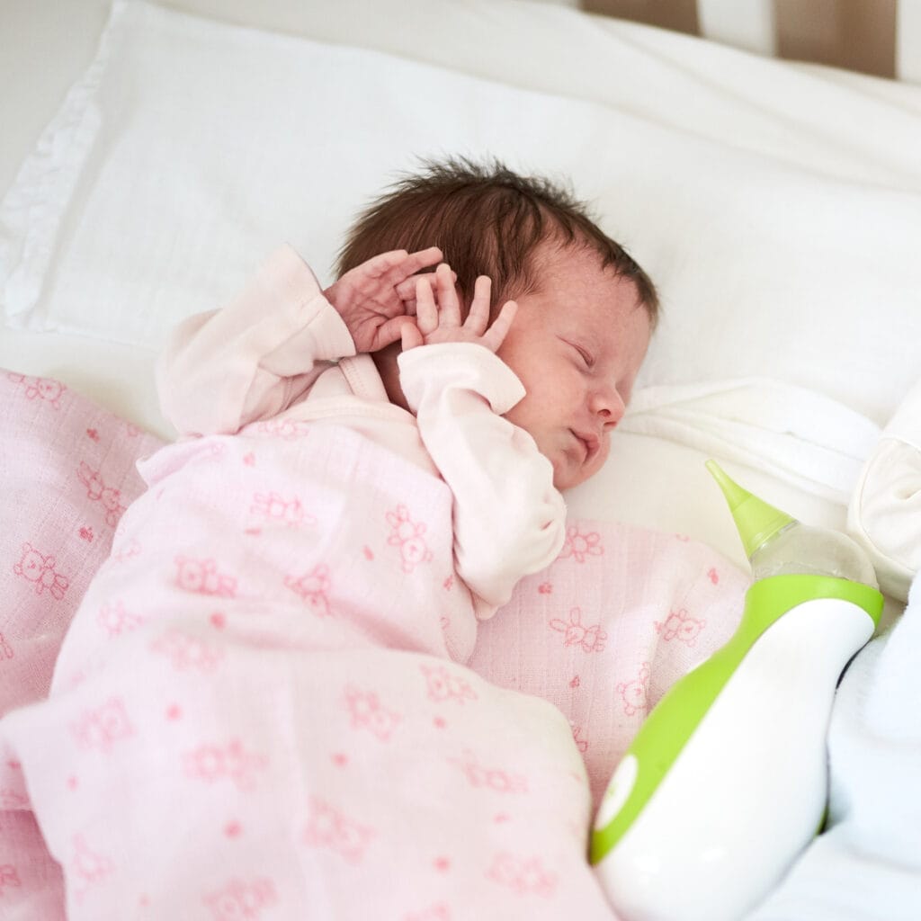<strong>Your newborn has a runny nose? Clean it in 2 steps!</strong>